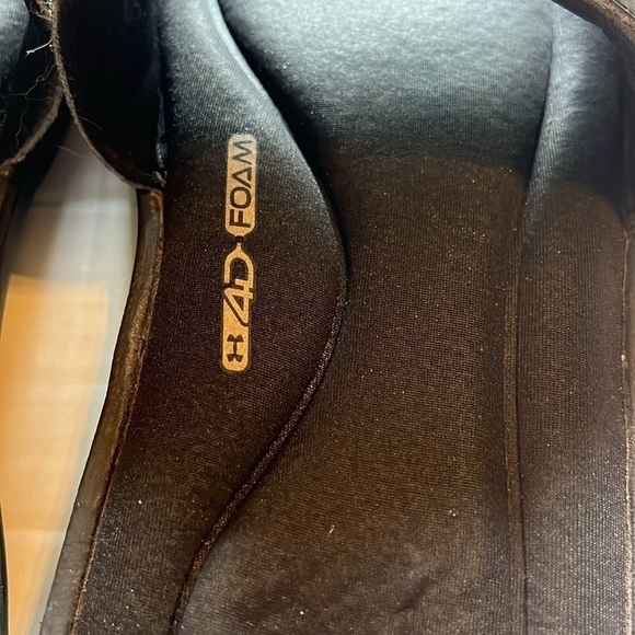 Under armor-4D foam cushion, foot bed, flip-flop, slides, sandals, size 9. Black - Picture 4 of 7